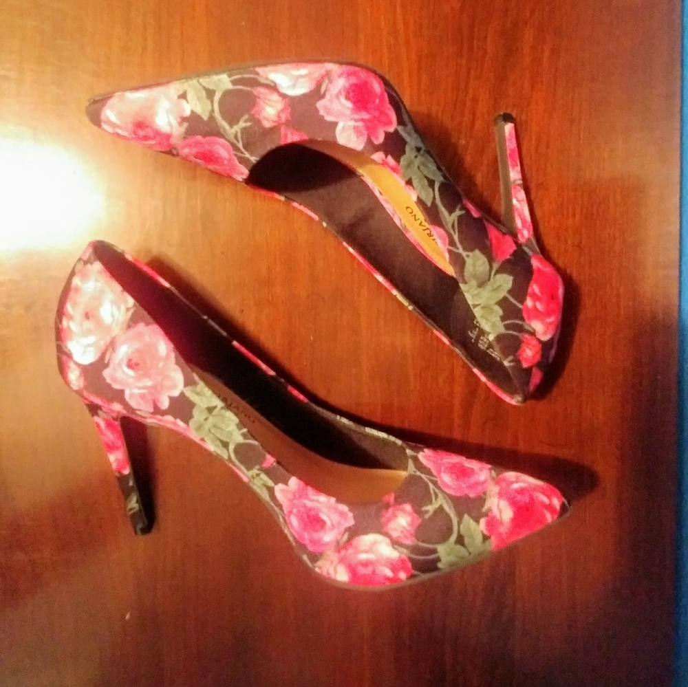 Christian Siriano for Payless Floral Pumps 7
